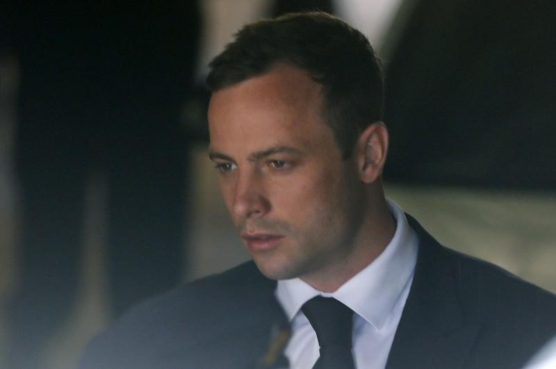 © Reuters. Pistorius no logra parar recurso de fiscales para condenarlo por asesinato