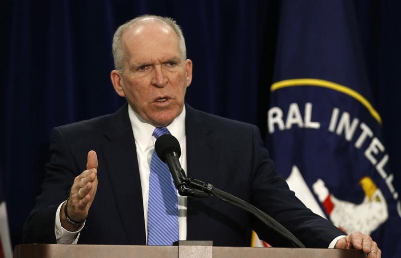 © Reuters. Director of the Central Intelligence Agency John Brennan makes a point while he holds a rare news conference at the CIA Headquarters in Virginia