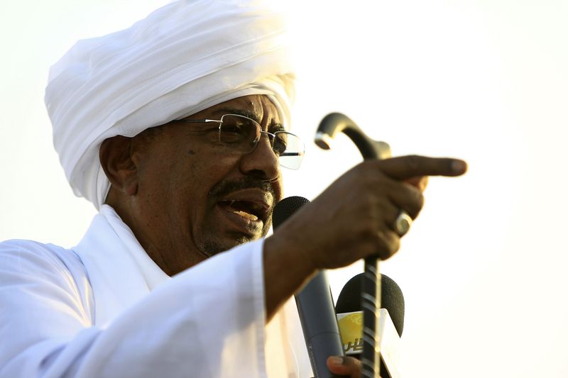 © Reuters. متمردون سودانيون يقولون إنهم بدأوا حملة مسلحة لعرقلة الانتخابات