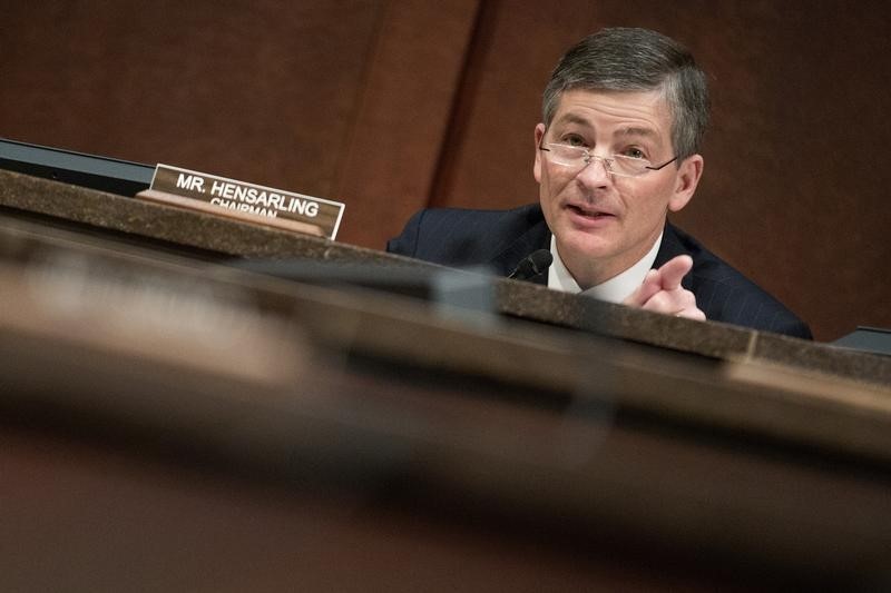 © Reuters. Chairman of the House Financial Services Committee Jeb Hensarling (R-TX) questions HUD Secretary Julian Castro during a hearing on "Oversight of the Federal Housing Administration" in Washington