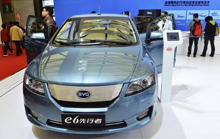 © Reuters. Uber logra acuerdo con automotriz china BYD para probar coches eléctricos
