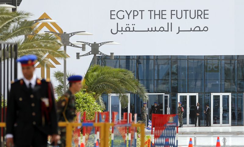 مصر توقع مع آبار وبالم هيلز مشروعا باستثمارات 150 مليار جنيه