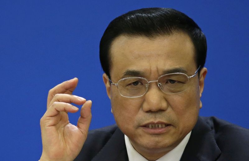 © Reuters. رئيس وزراء الصين:تحقيق نمو الاقتصاد 7% في 2015 لن يكون سهلا