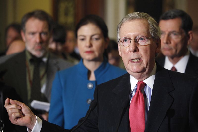 © Reuters. McConnell holds a news conference after the weekly party caucus policy luncheons at the U.S. Capitol in Washington