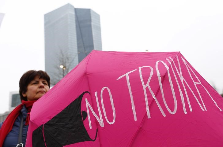 © Reuters. Miles de personas protestarán en Fráncfort contra las medidas de austeridad del BCE