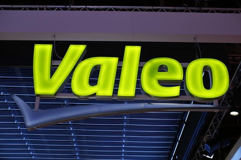 © Reuters. A sign with the logo of the auto parts maker Valeo is pictured on media day at the Paris Mondial de l'Automobile