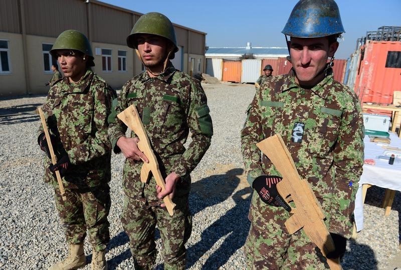 © Reuters. الجيش الأفغاني يقول إنه قتل عشرة متشددين من تنظيم الدولة الإسلامية