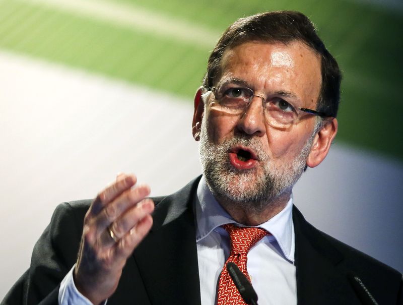 © Reuters. Rajoy quiere que Grecia siga en el euro pero insiste en que cumpla lo acordado