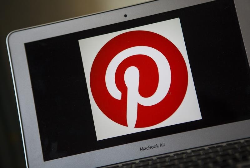 © Reuters. A portrait of the Pinterest logo in Ventura