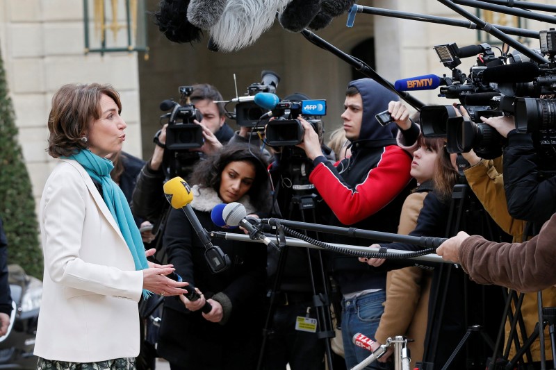 © Reuters. فرنسا تناقش مشروع قانون يحظر النحافة المفرطة لعارضات الازياء