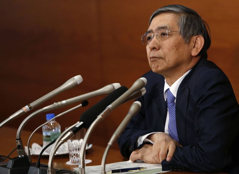 © Reuters. Bank of Japan Governor Kuroda attends a news conference at the BOJ headquarters in Tokyo