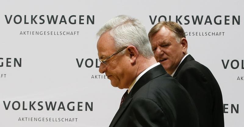 © Reuters. VW ayuda a bolsas europeas a tocar nuevos máximos de 7 años y medio