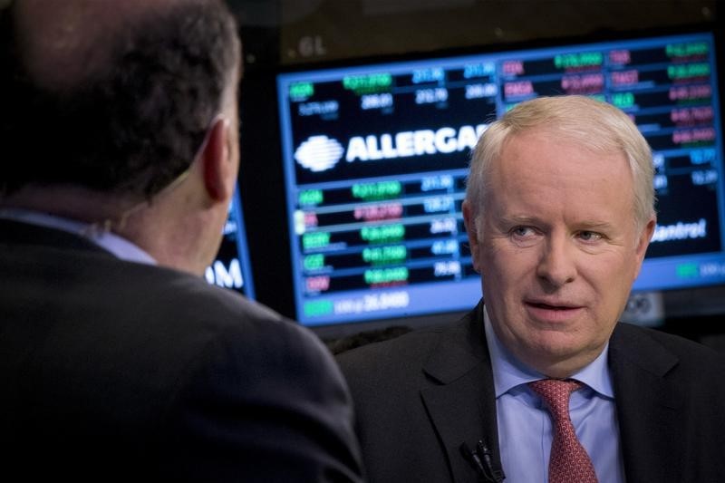 © Reuters. Allergan CEO David Pyotton speaks during an interview with CNBC on the floor of the New York Stock Exchange