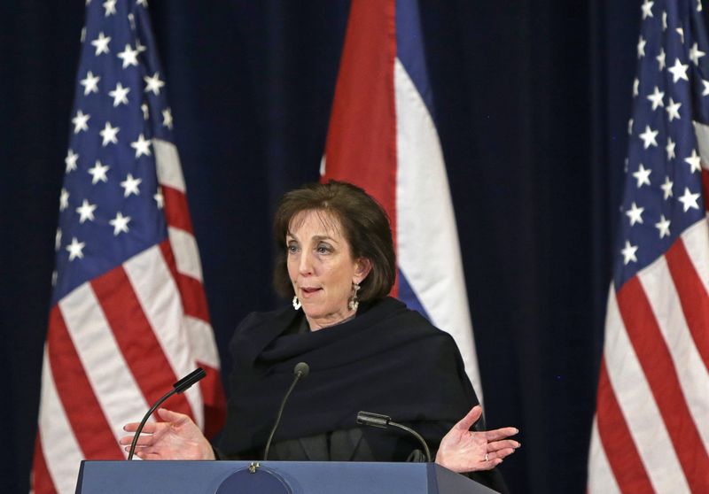 © Reuters. Roberta Jacobson appears at a news conference during talks between the U.S. and Cuba at the State Department in Washington