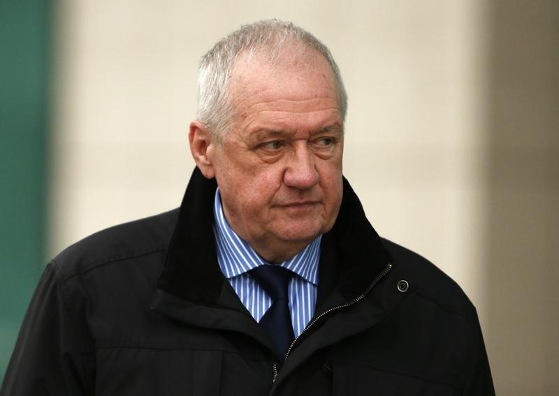 © Reuters. Ex-superintendente-chefe da polícia David Duckenfield após audiência