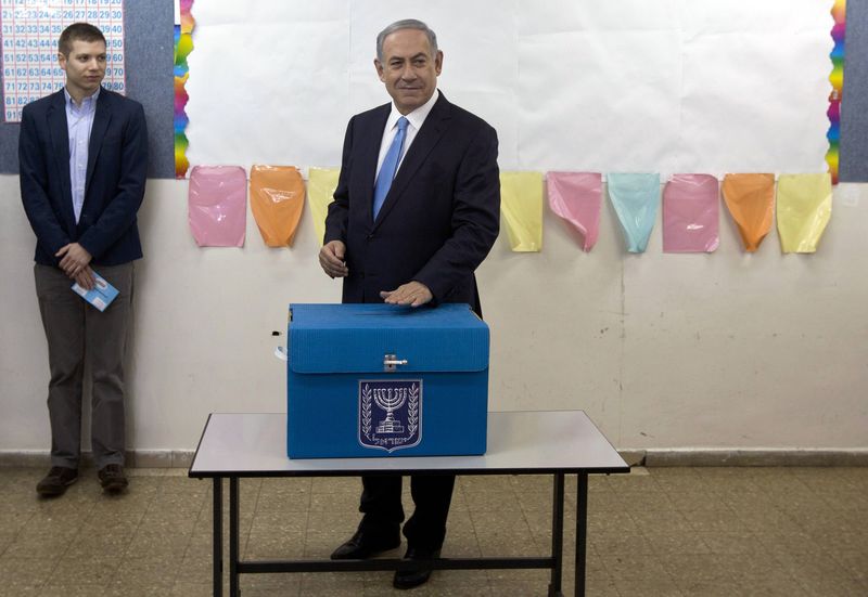 © Reuters. نتنياهو يقول عبر تويتر انه حقق "انتصارا عظيما" في الانتخابات الاسرائيلية
