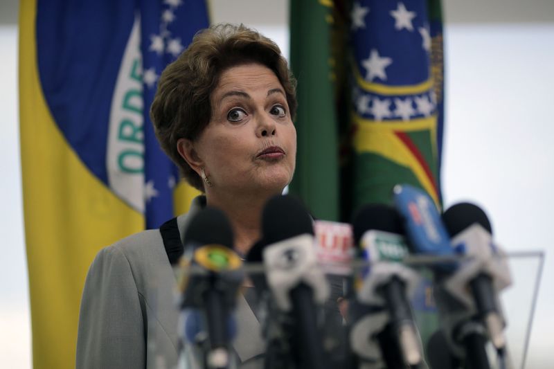 © Reuters. Presidente Dilma Rousseff concede entrevista no Palácio do Planalto 