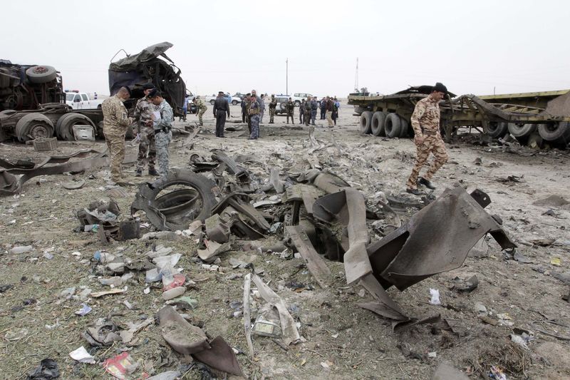© Reuters. كونا: مقتل 3 عراقيين في انفجار قرب الحدود مع الكويت