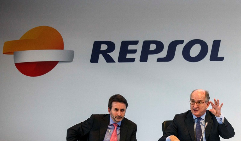 © Reuters. Repsol pone a prueba el interés del mercado con su emisión híbrida, según IFR