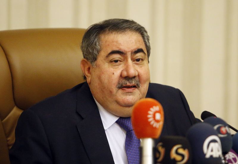 © Reuters. وزير: العراق قد يصدر سندات بخمسة مليارات دولار ويسدد مستحقات شركات النفط قريبا