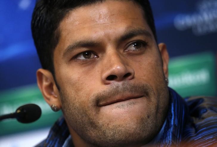 © Reuters. Zenit St.Petersburg's forward Hulk attends a news conference at the Petrovsky stadium in St.Petersburg