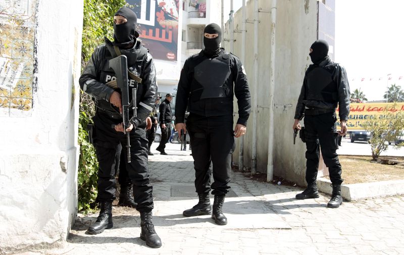 © Reuters. LE MUSÉE DU BARDO ATTAQUÉ À TUNIS, 19 MORTS DONT 17 TOURISTES