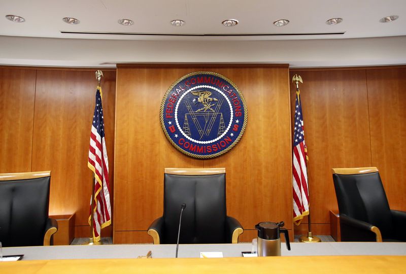 © Reuters. Federal Communications Commission (FCC) hearing room is seen in Washington