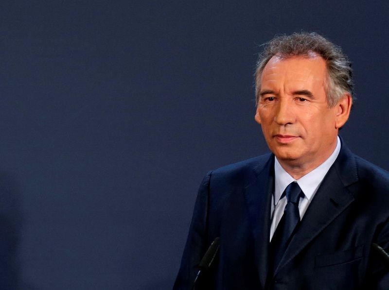 © Reuters. FRANÇOIS BAYROU JUGE NICOLAS SARKOZY IRRESPONSABLE SUR LA CANTINE ET LE VOILE