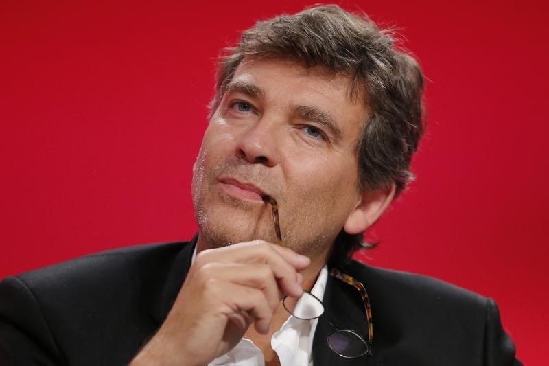 © Reuters. ARNAUD MONTEBOURG RESPONSABLE DE L'INNOVATION D'HABITAT