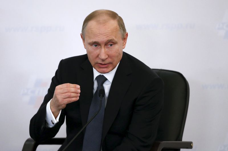 © Reuters. انترفاكس: بوتين يزور الصين في سبتمبر
