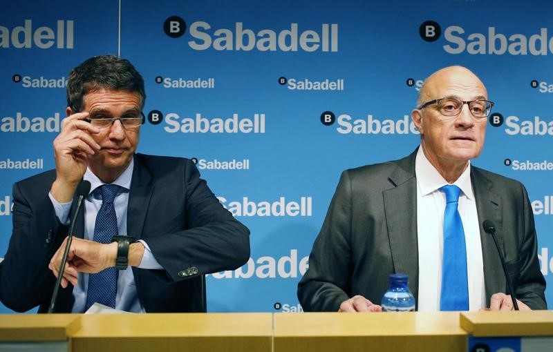 © Reuters. Sabadell formalizará el viernes oferta por TSB a 340 peniques/acción - fuente