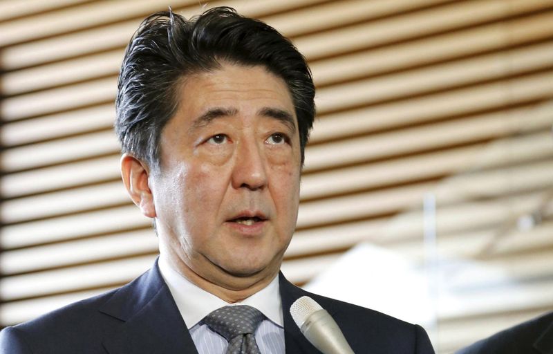 © Reuters. Japan's Prime Minister Shinzo Abe speaks to the media at his official residence in Tokyo