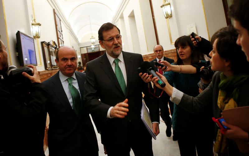 © Reuters. Rajoy quiere que Guindos sea el próximo presidente del Eurogrupo 