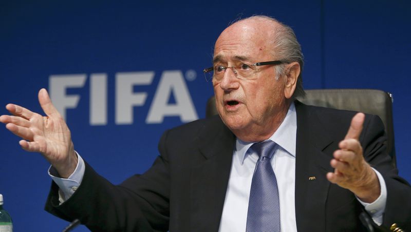 © Reuters. FIFA President Blatter addresses a news conference in Zurich