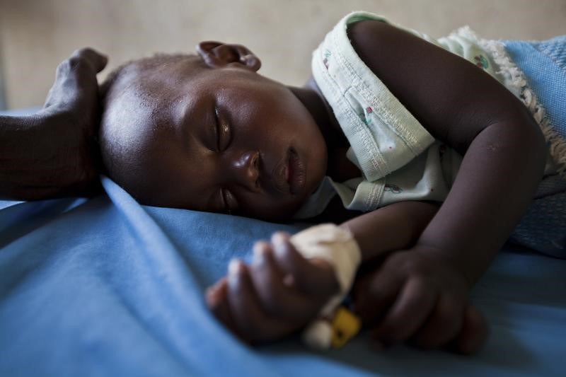 © Reuters. دراسة طفيل يصيب الماشية تشير الى اساليب حديثة لمكافحة الملاريا