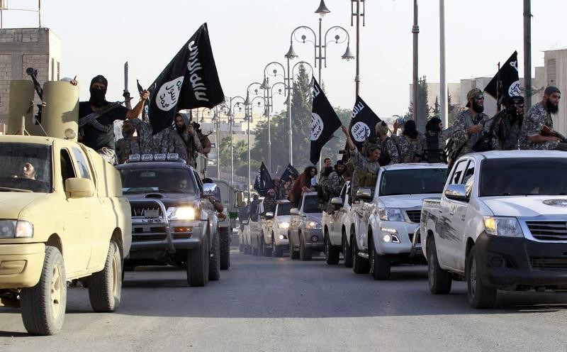 © Reuters. الدولة الإسلامية تدعو أنصارها إلى قتل 100 جندي أمريكي