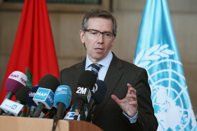 © Reuters. U.N. Special Representative and Head of the United Nations Support Mission in Libya, Bernardino Leon holds a news conference in Rabat