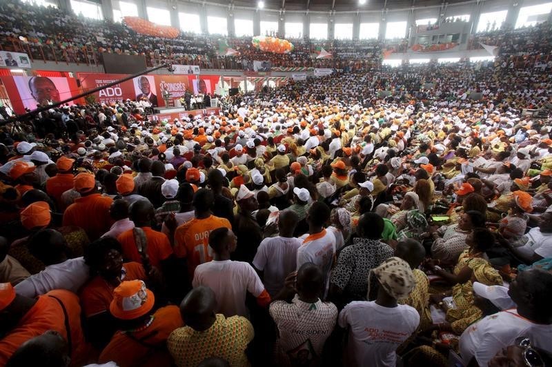 © Reuters.  الحزب الحاكم في ساحل العاج يختار الحسن واتارا مرشحا له في انتخابات أكتوبر