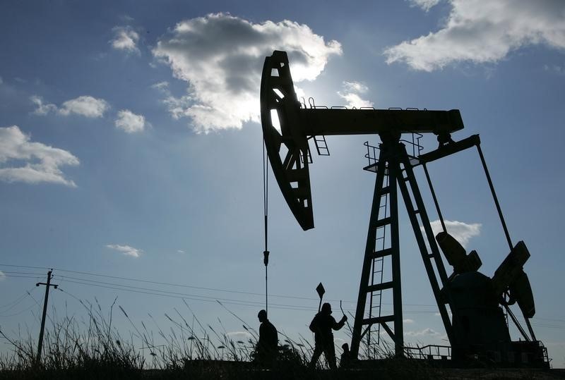 © Reuters. Станок-качалка на нефтяном месторождении в Китае