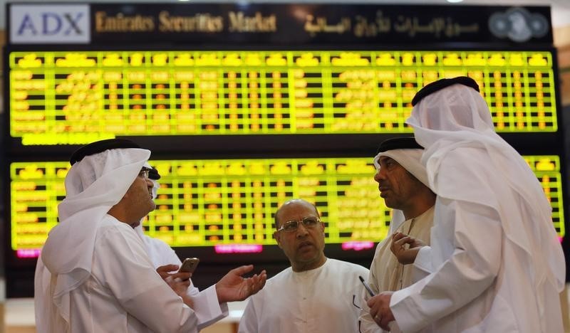© Reuters. سهم أرابتك يدعم بورصتي الإمارات وتحركات محدودة لبقية أسواق الخليج