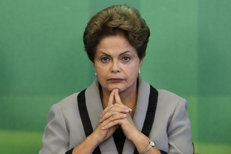 © Reuters. Brazil's President Dilma Rousseff reacts during the signing ceremony of the Civil Procedure Code at the Planalto Palace in Brasilia