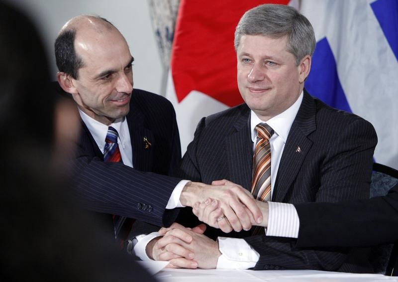 © Reuters. مصدران: كندا تخطط لتوسيع حملة قصف الدولة الإسلامية لتشمل سوريا