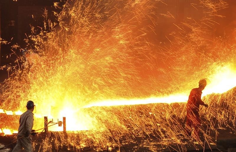 © Reuters. El PMI manufacturero preliminar de China, en mínimos de 11 meses