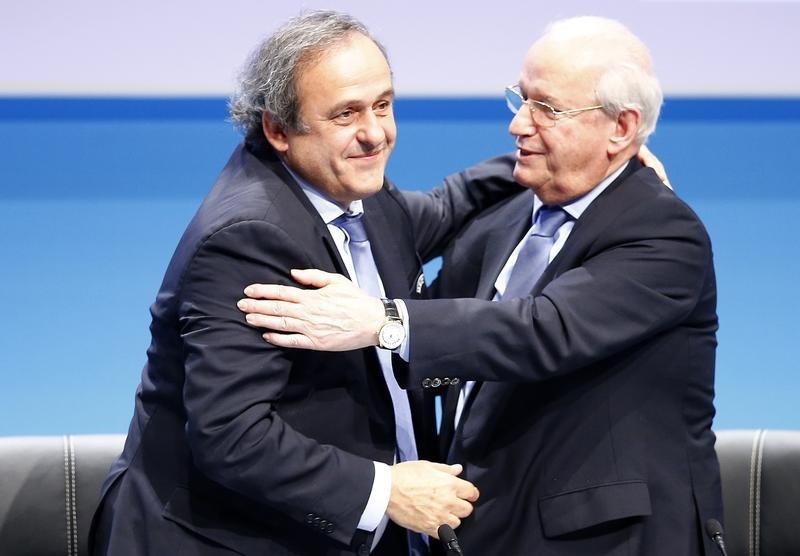 © Reuters. Platini sale reelegido como presidente de la UEFA