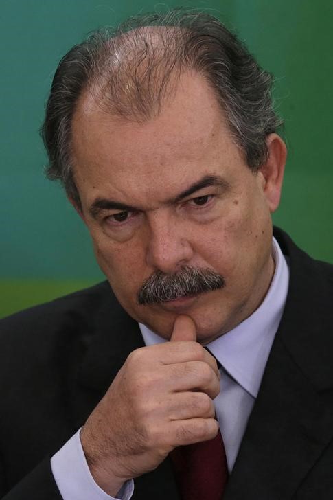 © Reuters. Ministro-chefe da Casa Civil, Aloizio Mercadante, durante evento no Palácio do Planato, em Brasília