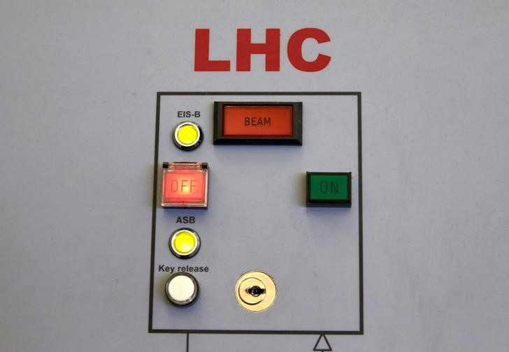 © Reuters. Switches are pictured in the Control Centre of the LHC at the CERN in Prevessin near Geneva