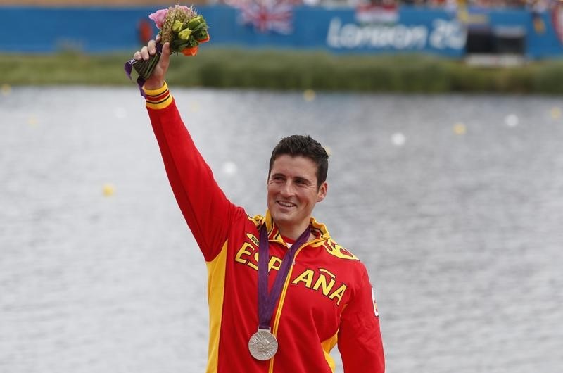 © Reuters. El piragüista David Cal, máximo medallista olímpico español, se retira