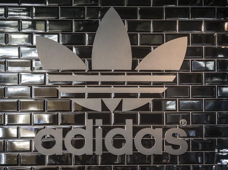 © Reuters. The Adidas logo is pictured in a pop-up store in Berlin