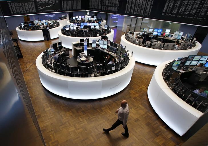 © Reuters. A general view of the Frankfurt stock exchange 