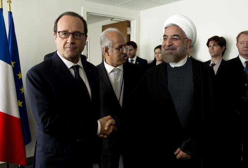 © Reuters. Los presidentes iraní y francés negocian para desbloquear acuerdo nuclear